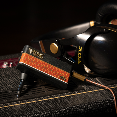 Vox amPlug3 Headphone Guitar Amplifier mounted at the top of amplifier